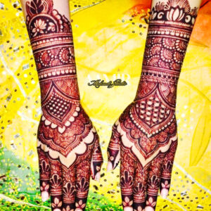 Graceful 3-Quarter Bridal Mehndi